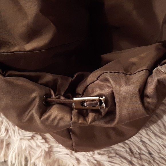 Woman's GAP Down Puffer Vest Size Med - Picture 4 of 5